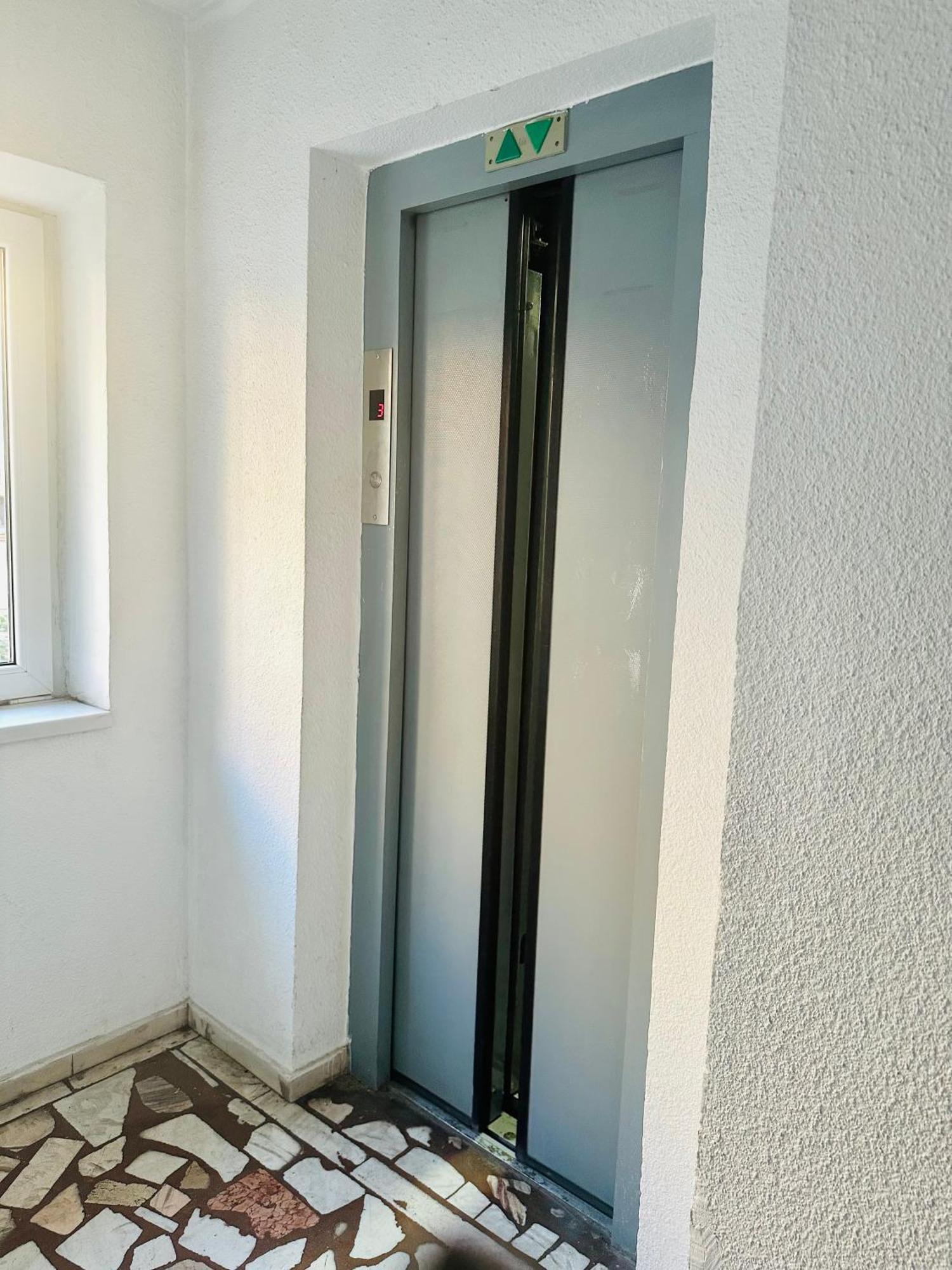 Tranquil Unirii - Airy & Comfy With Parking - Next 2Parliament Apartament
