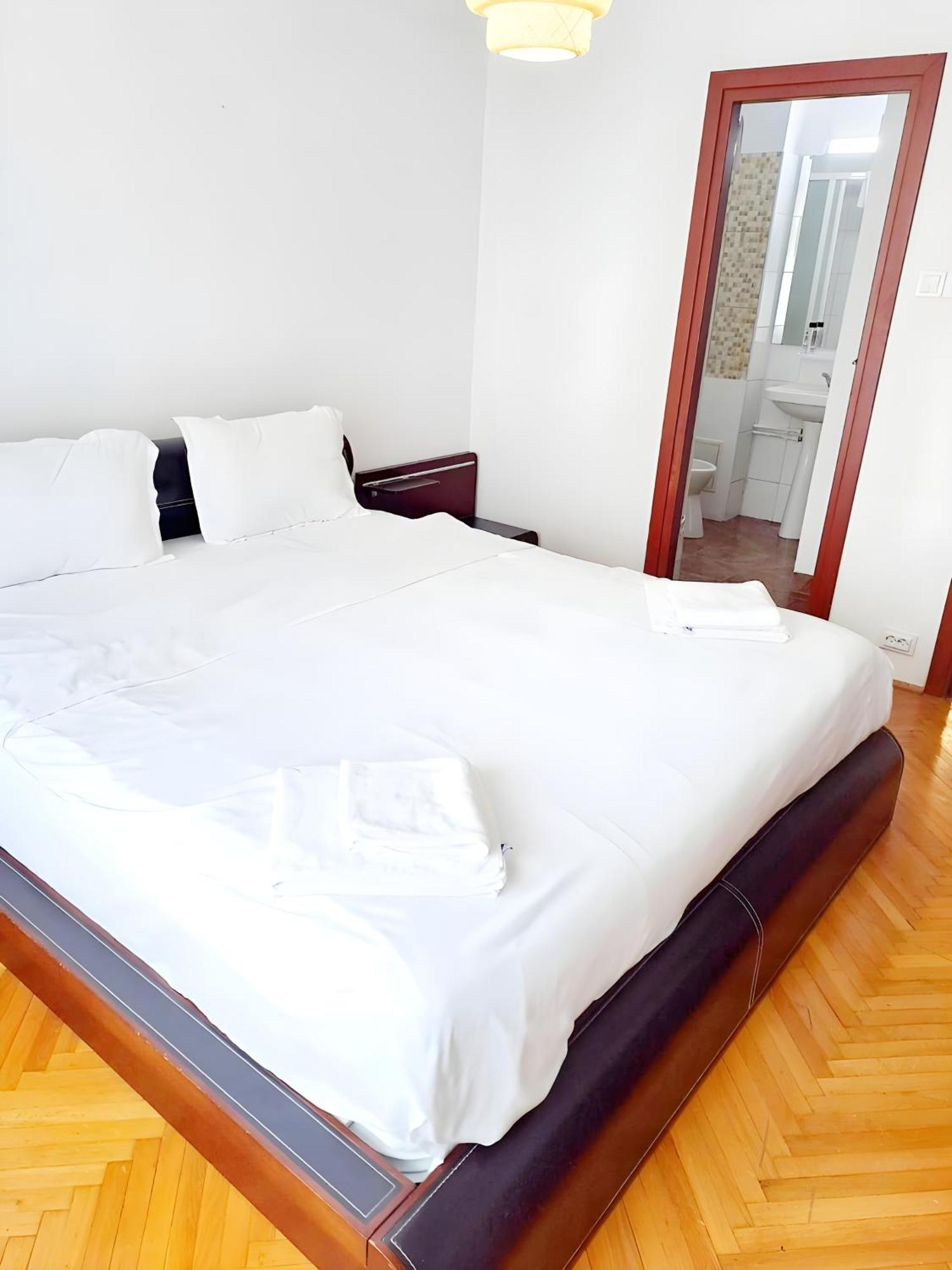 Tranquil Unirii - Airy & Comfy With Parking - Next 2parliament Bucarest