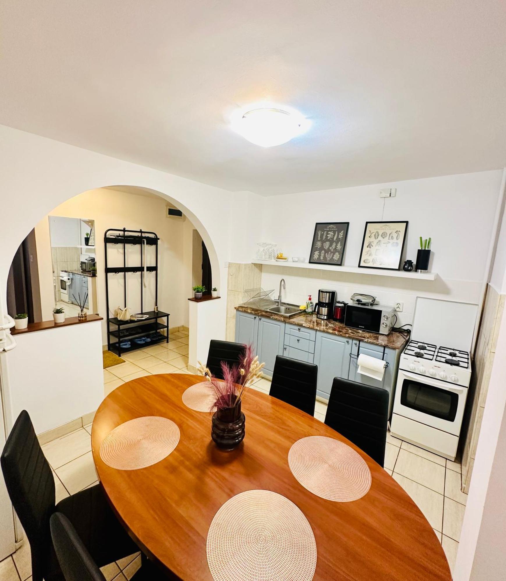 Tranquil Unirii - Airy & Comfy With Parking - Next 2Parliament Apartment *